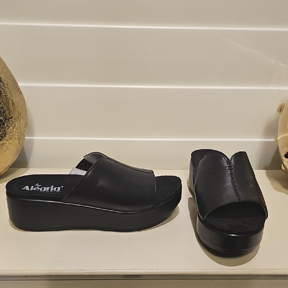 New Alegria Black Platform Slide Clogs